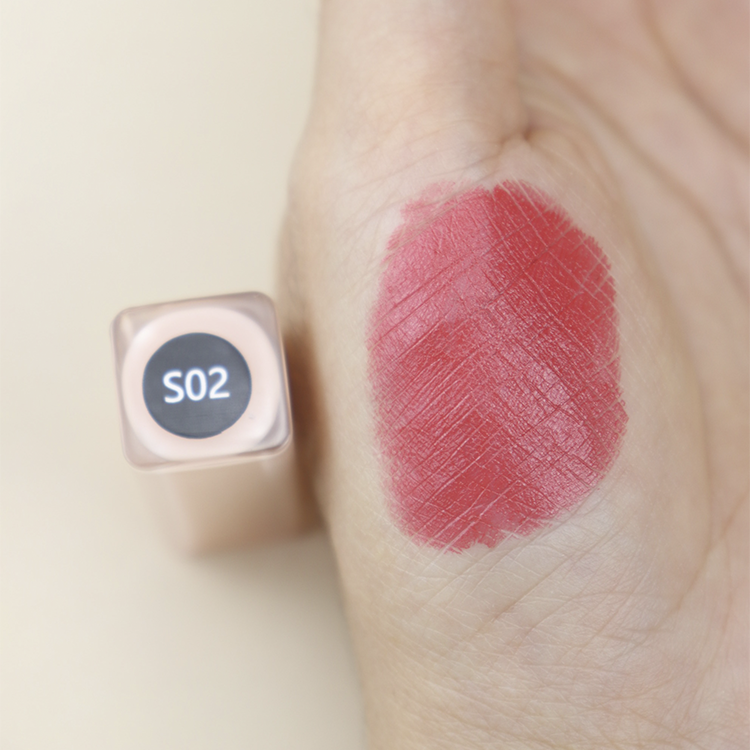 ELIL Moisturizing Lipstick